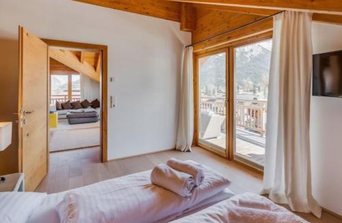 Seefeld in Tirol Apartment | Apartment Luxus Chalet Bergblick - zentral in Seefeld- Tirol by Interhome