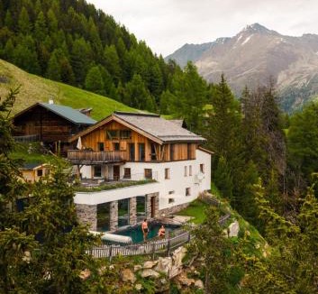 Soelden Ski Chalet | Leni Mountain Chalet