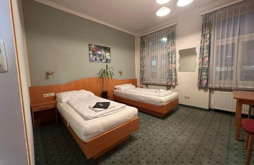 Sankt Polten House | Mariazellerhof Room 018