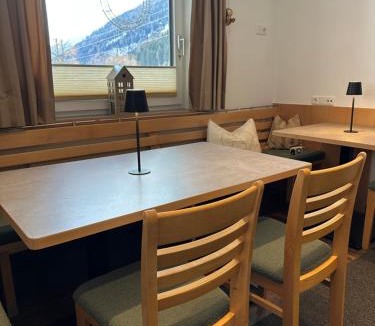 Sankt Anton am Arlberg House | Gästehaus Alpina