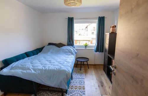 Nassereith House | Gemütliches Gästezimmer mit gemeinsamer Küche, Wohnzimmer & Balkon