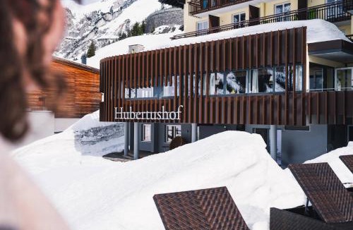 Stueben Hotel | Wohlfühlhotel Hubertushof am Arlberg - Ski-In & Ski-Out - Sky Pool