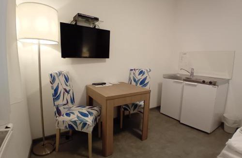 Kleinedling Hotel | AIS Center