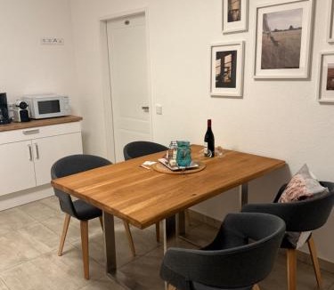 Obertressen Apartment | Haus Schatzl - 2 Apartments 50 oder 95 m2, Gartenbereich und Baden im Fluss