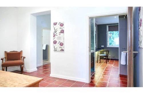 Baden Apartment | White Villa