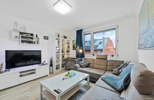 Schwechat Apartment | Big 1 Bedroom Apartment near Airport & City Center