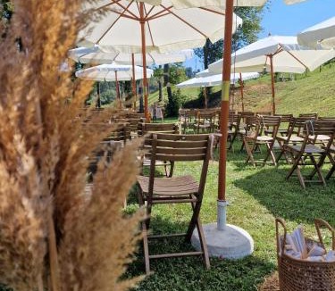 Sankt Nikolai im Sausal House | HOF-AREAL Südsteiermark Dein Ort für Poltergruppen & Hochzeiten