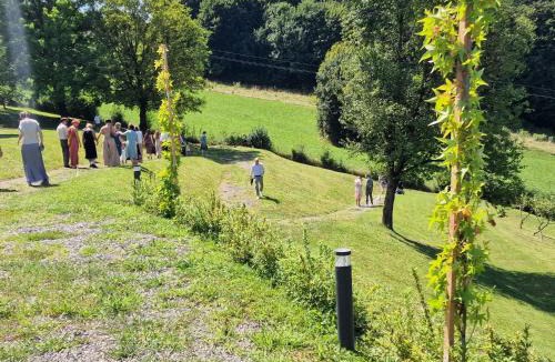 Sankt Nikolai im Sausal House | HOF-AREAL Südsteiermark Dein Ort für Poltergruppen & Hochzeiten