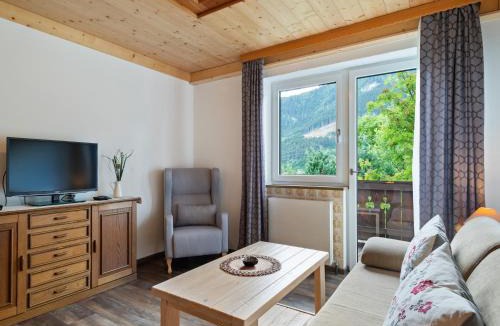 Muhlbach im Pinzgau Apartment | Chalet Bramberg near Ski Slopes
