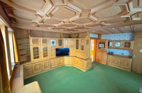 Pradl Apartment | Vintage Tirol Apartment