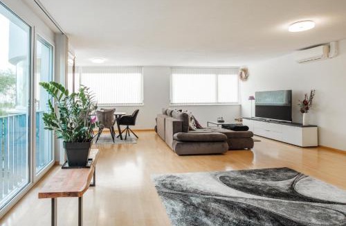 Lochau Apartment | Cocoon am Schloß by Stadtlandnest