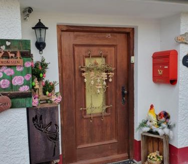 Hoefen Apartment | Ferienwohnung Tiroler Auszeit & Whirlpool