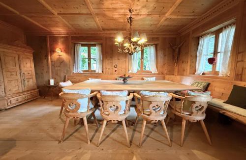 Sankt Johann in Tirol House | KitzDiamant with Pool, Sauna & Garden Deluxe by Belle-Stay