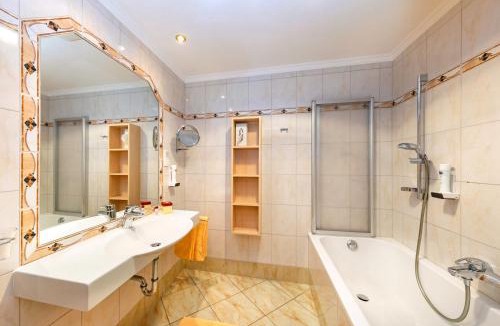 Hinterthal Hotel | Berg & SPA Hotel Urslauerhof