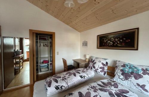 Mieders House | Bijou Guest House - Room w Balcony, Mountain & Garden Views