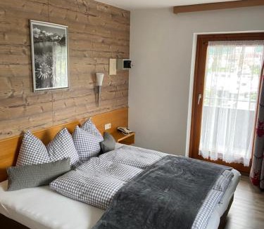 Arzl im Piztal Hotel | Hotel Erika
