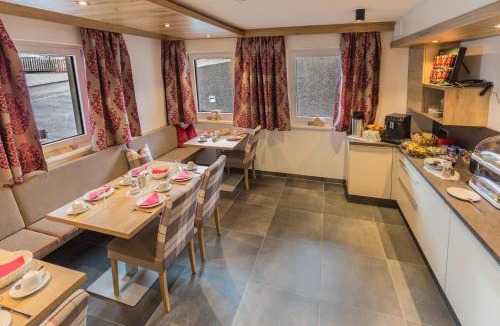 Mathon Apartment | Chasa Allegria