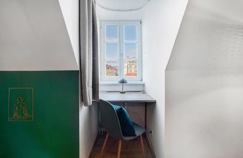 Graz City Centre Apartment | Altstadt View Suite - 2BR at Jakominiplatz & Free Parking by HERO HOMES Graz