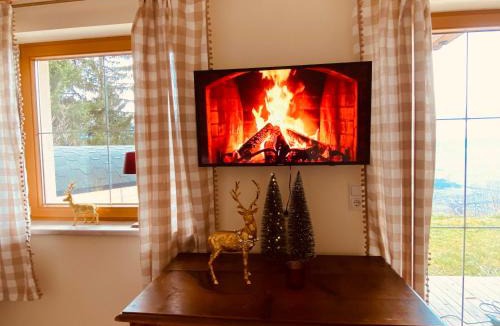 Rohrberg Apartment | Zillertal Ferienhaus Rohrberg Panoramablick mit Garten und Sauna