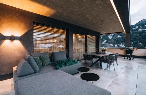 Fliess Apartment | Lynett Suites - Ihr Rückzugsort in den Tiroler Bergen