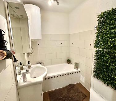 Schwechat Apartment | Quiet Apartment near Airport Vienna #2