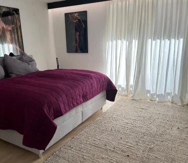 Ausservillgraten Apartment | Modern renovierte Ferienwohnung mit Kunstambiente