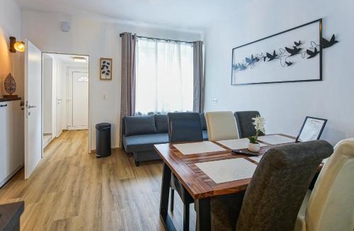 Leoben Apartment | AusZeit Steiraland 5 mit überdachter Terrasse, privaten Garten und Parkplatz
