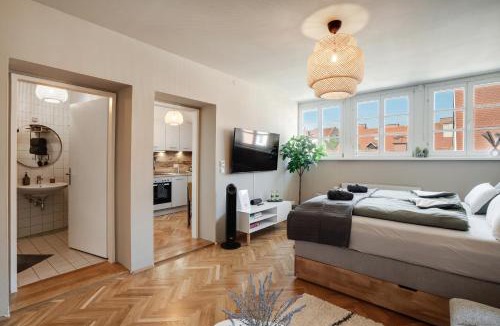 Graz City Centre Apartment | Boho Design Altstadt Studio - AC & Free Parking by HERO HOMES Graz