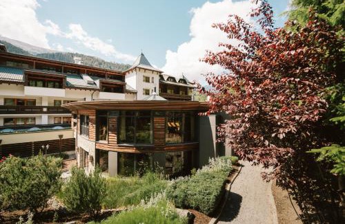 Ried im Oberinntal Hotel | miaflor Familien- & Aktivresort