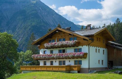 Holzgau Apartment | Alpenview Lechtal