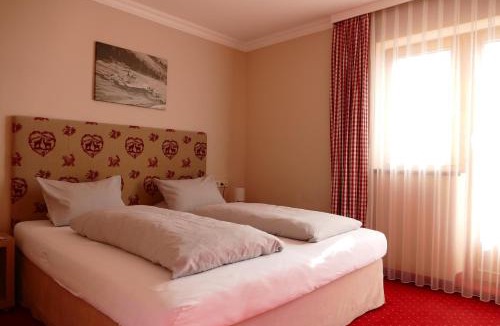 Plangeross House | Pension DORFPLATZL Pitztal