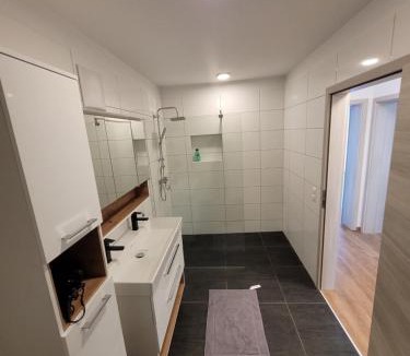 Krummnussbaum Apartment | Apartment Krummnußbaum, Neu und großzügig mit direktem Donaublick auf Maria Taferl