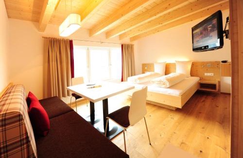Jerzens Apartment | AlpeLux Appartement direkt an der Skipiste & im Sommerparadies