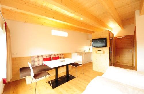 Jerzens Apartment | AlpeLux Appartement direkt an der Skipiste & im Sommerparadies