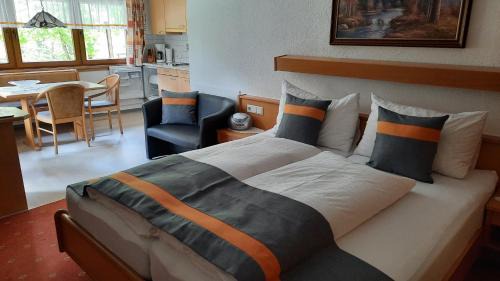 Nassereith House | Gästehaus Almrausch, Ferienanlage mit Pool