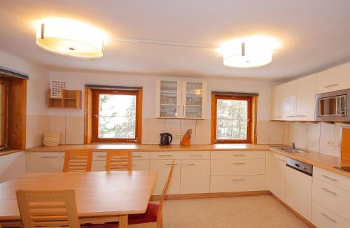 Juns House | Ferienhaus Tux Holiday Home