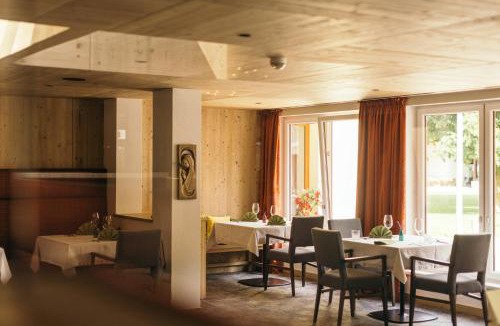 Ried im Oberinntal Hotel | Gartenhotel Linde 4 Sterne Superior