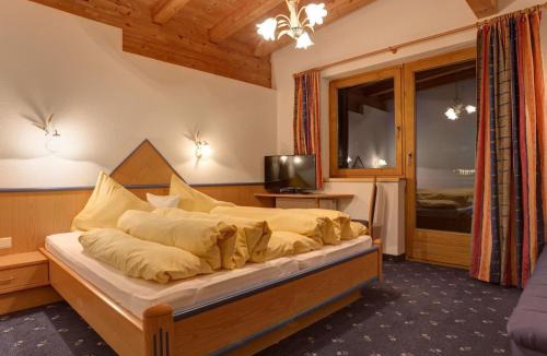 Sankt Anton am Arlberg Apartment | Lovely Apartment in Sankt Anton am Arlberg near Ski Area