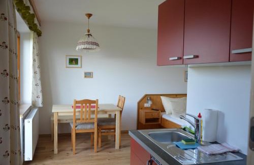 Pressbaum Apartment | Biobauernhof Wolf-Hof