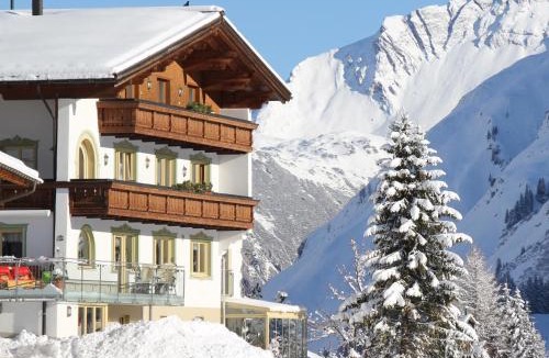 Lech am Arlberg House | Pension Bergland