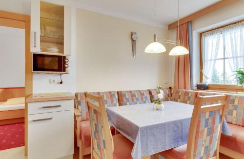 Hainzenberg Apartment | Apartment in Hainzenberg near Ski Lift