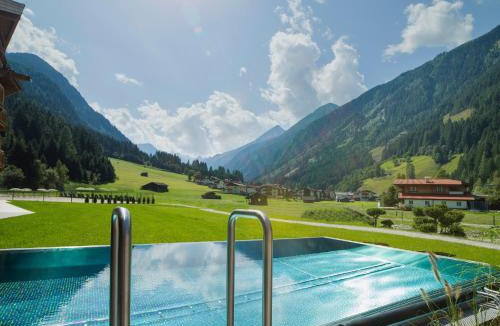 Neustift Im Stubaital Hotel | Living & Spa Vitalhotel Edelweiss