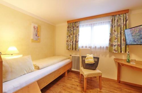 Kloesterle am Arlberg Apartment | Stockingers Guest House