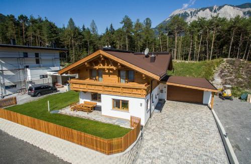 Sautens Ski Chalet | Ferienhaus Sennerhäusl