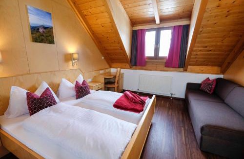 Hermagor-Pressegger See Hotel | Haus Karnia Appartements & Zimmer
