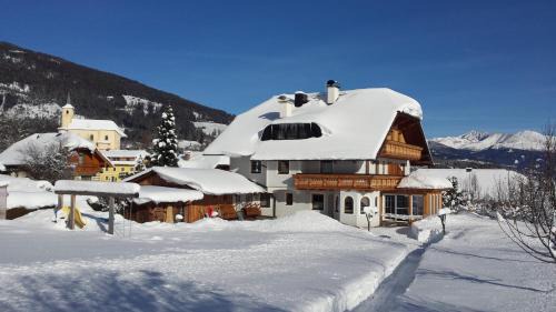 Mauterndorf Apartment | Ferienwohnungen Haus-Holzer
