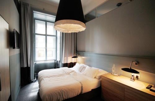 Wieden Hotel | Saint SHERMIN bed breakfast & champagne