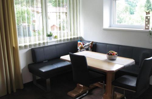 Ried im Oberinntal Apartment | Haus am See