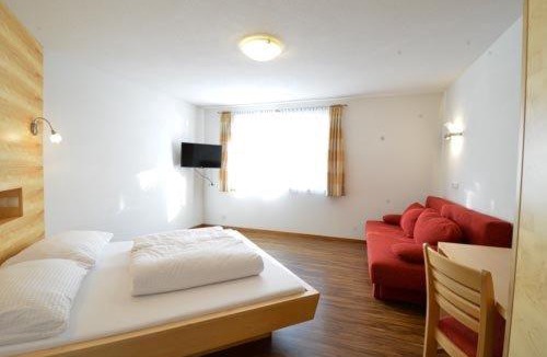 Mathon House | Apart Muntane