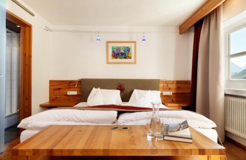 Ischgl Hotel | Hotel Goldener Adler - im Sommer Silvretta Premium Card inkludiert